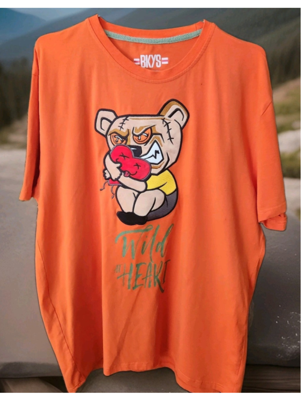 BKYS "WILD AT HEART" BEAR T- SHIRT MENS XL SHORT SLEEVES EMBROIDERED STRETCH